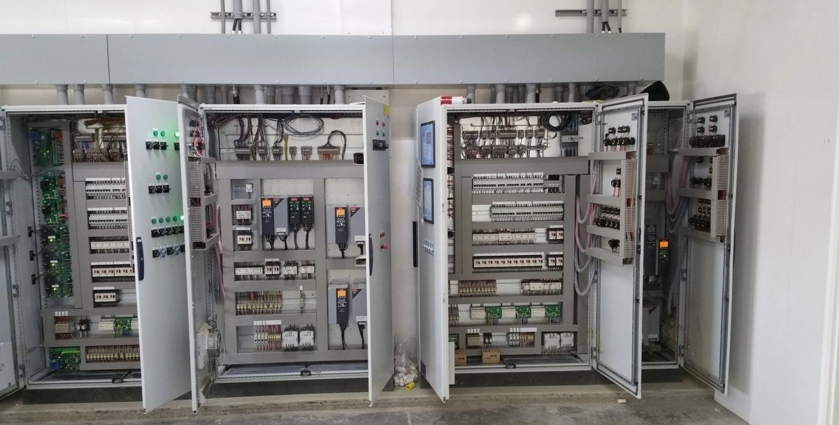 اجزاء تابلو برق PLC چیست؟ آشنایی کامل با تابلو برق پی ال سی