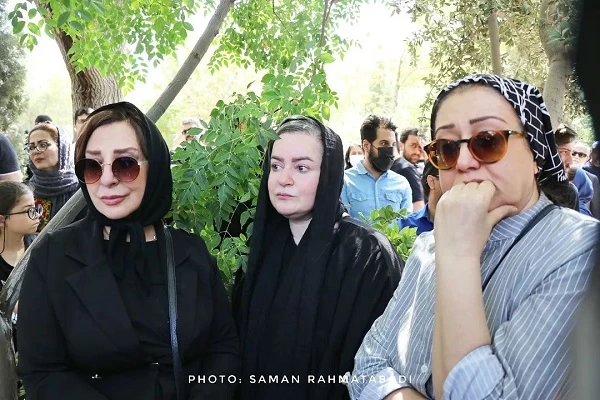 عکسهای مراسم خاکسپاری آرش میراحمدی با حضور هنرمندان