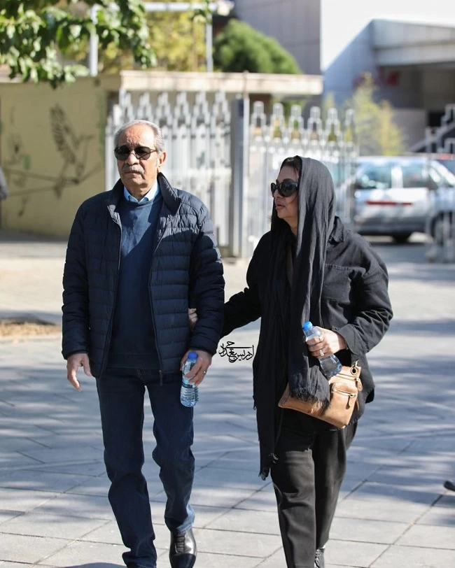 عکسهای بازیگران در مراسم خاکسپاری داریوش مهرجویی و همسرش