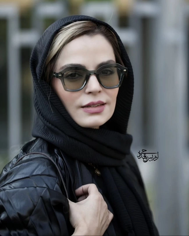 عکسهای بازیگران در مراسم خاکسپاری داریوش مهرجویی و همسرش