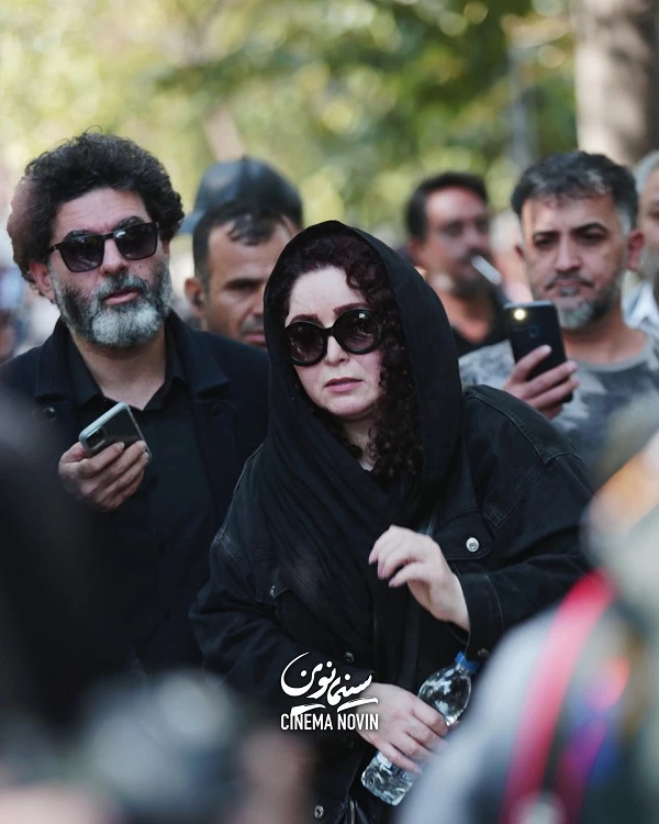 عکسهای بازیگران در مراسم خاکسپاری داریوش مهرجویی و همسرش