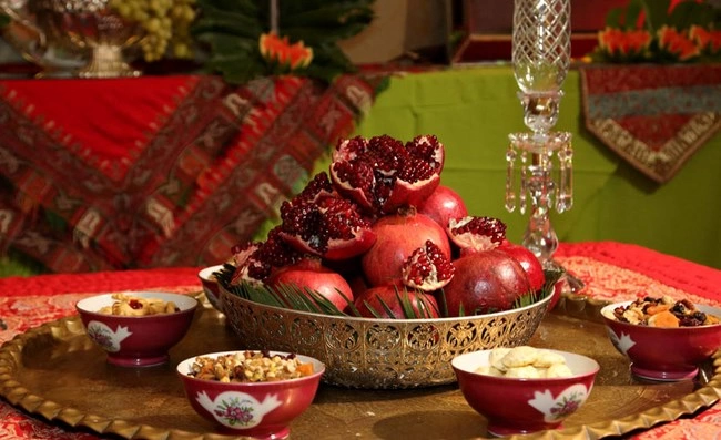 متن یلدایی برای رفیق؛ تبریک شب یلدا به دوست