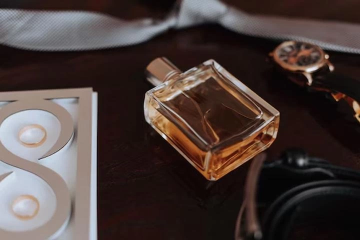 معرفی 7 بهترین عطر گرم و تلخ مردانه مناسب فصل سرد&nbsp;