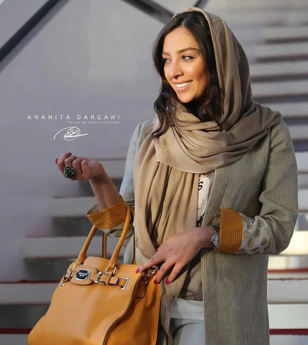 بیوگرافی آناهیتا درگاهی عمه دنیس اکرت بازیکن ایرانی + ازدواج اول و دوم