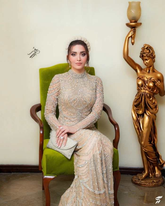 عکس و استایل بهنوش طباطبایی برای عروسی خواهرزاده اش